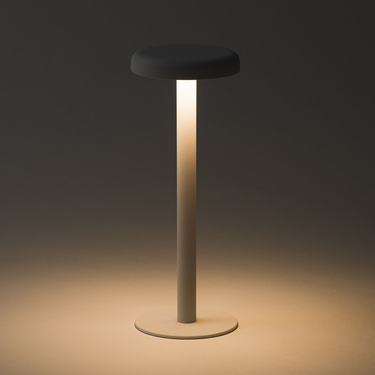 藤田金属 テーブルランプ イチ Table lamp ichi 黒